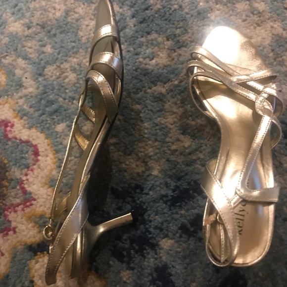 Kelly and Katie kitten heels sz 7.5 - Picture 2 of 3